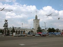 Сімферопольський залізничний вокзал. 
 Сімферополь. 
 Розмір 1024 X 768