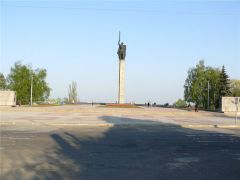 Пам’ятник Альоші. 
 Суми. 
 Розмір 1024 X 768