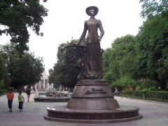 Пам’ятник співачці Соломії Крушельницької. 
 Тернопіль. 
 Розмір 1024 X 768