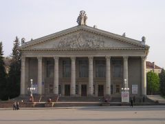 Тернопільський драматичний театр імені Тараса Шевченка. 
 Тернопіль. 
 Розмір 1024 X 768