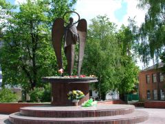 Пам’ятник жертвам голодомору. 
 Хмельницький. 
 Параметры оригінала картинки 1024 X 768 
 574824 byte