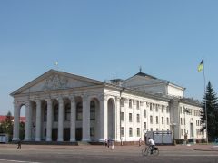 Обласний музично-драматичний театр. 
 Чернігів. 
 Розмір 1024 X 768