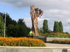 Пам’ятник Василю Стусу у Вінниці. 
 Вінниця. 
 Розмір 1024 X 768