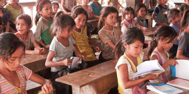 Подія 7 жовтня - День вчителя в Лаосі