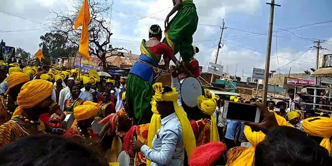 Подія 5 листопада - Фестиваль Канакадаса Джаянті в штаті Карнатака, Індія