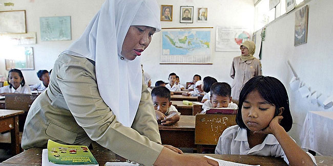 Подія 25 листопада - День вчителя в Індонезії