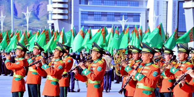 Подія 19 лютого - День державного прапора в Туркменістані