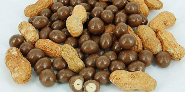 Подія 25 лютого - Національний день горіхів в шоколаді і Національний день клем-Чаудер в США