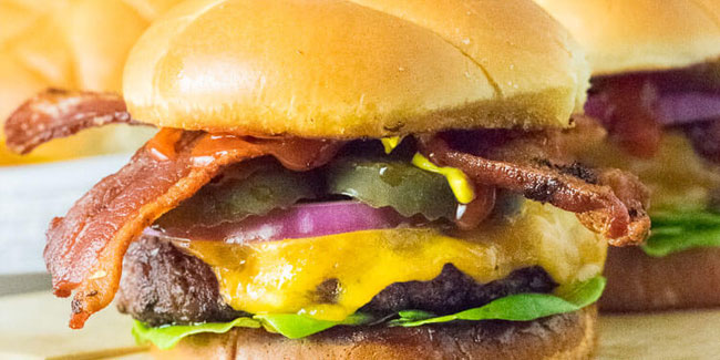 Подія 18 вересня - Національний день чизбургера в США