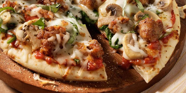 Подія 11 жовтня - День піци з італійськими ковбасками в США