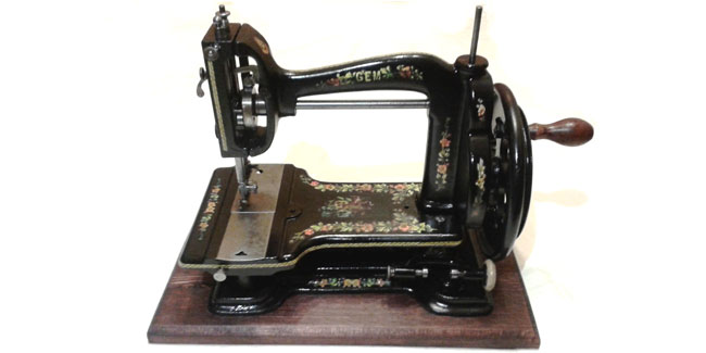 Подія 13 червня - День швейної машини