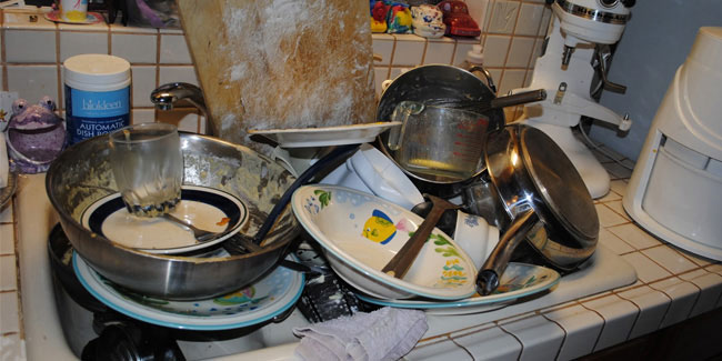 Подія 18 травня - День брудного посуду