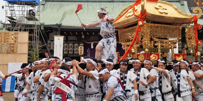 Подія 25 липня - Тенджін Мацури в Осаці, Японія