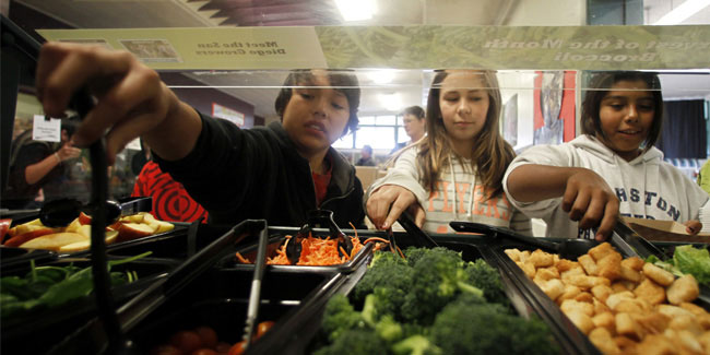 Подія 28 квітня - Тиждень вдячності працівникам шкільного харчування в США