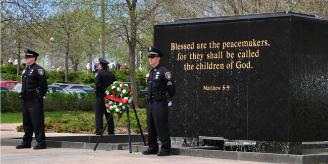 Подія 15 травня - День пам'яті офіцерів миру в США
