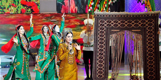 Подія 27 червня - День працівників культури та мистецтва в Туркменістані
