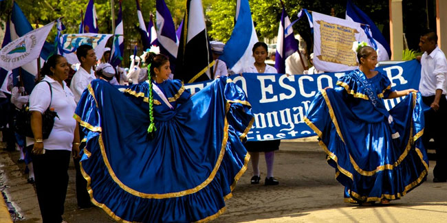 15 вересня у всіх державних школах країни відбувається традиційне урочисте зачитування Акта незалежності Центральної Америки