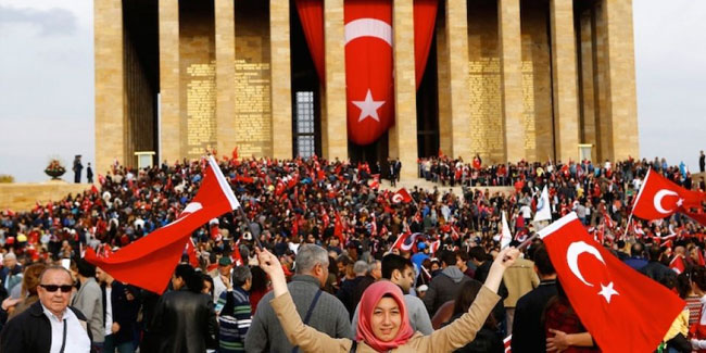 Фактично Туреччина стала Республікою ще 23 квітня 1920 року